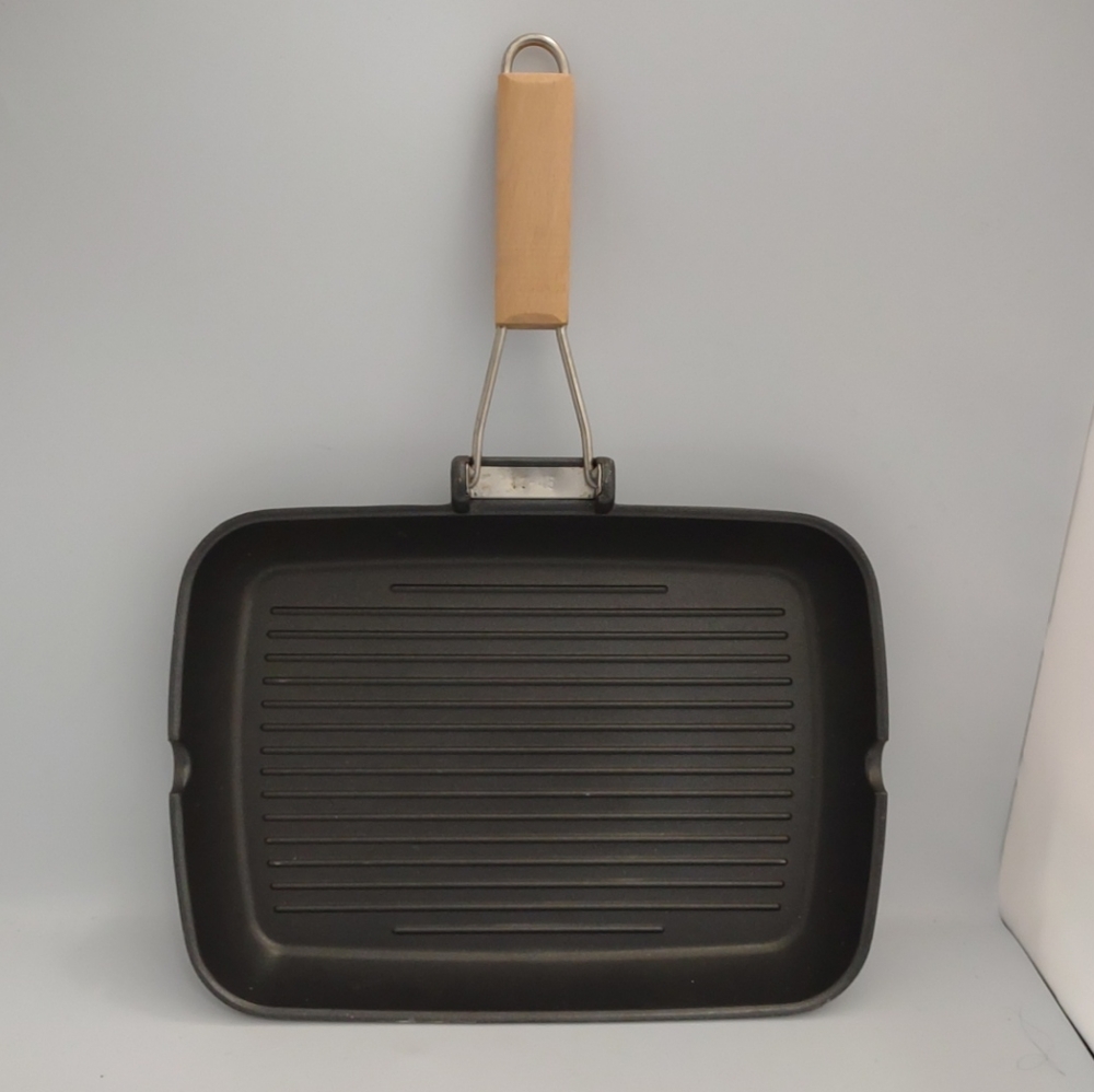 IKEA GRILLA Grill pan Rectangular W/ Wood Handle  14 ¼"l x 10 ¼"w x 2"d